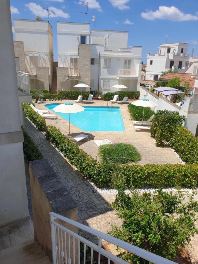 ナルド Le Piscine Relaxアパートホテル エクステリア 写真